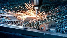 Additive Manufacturing: Cost Factors and Cost Optimization