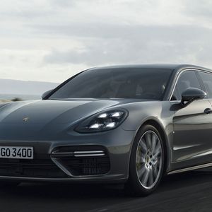 (Porsche)