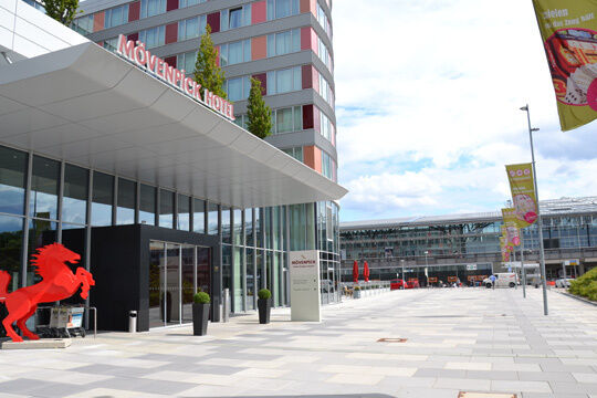 Tagungsort des 21. Unternehmerinnenkongresses des Kfz-Gewerbes ist das Mövenpick Airport-Hotel in Stuttgart. (Wolfgang Michel)