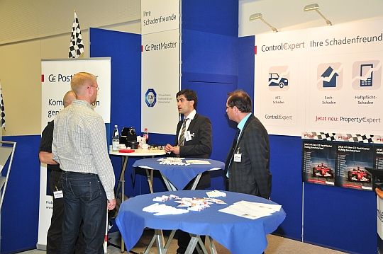 Sehen eigentlich ganz harmlos aus: Mitarbeiter von Schadensteuerer Control Expert informieren ihre Kunden. (Archiv: Vogel Business Media)