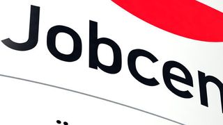 Jobcenter stehen als Schnittstelle zwischen Bürger, Politik und Wirtschaft unter besonderer Beobachtung der Öffentlichkeit (bluedesign_Fotolia.com)