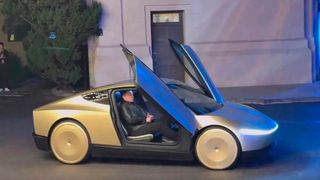 Europa kommt jetzt in den Genuss, Teslas Robocab näher kennenzulernen. In diversen Show-Rooms wird das autonom nur über Kamerainformationen gesteuerte Roboterauto zu bewundern sein. Mal sehen, was kommt ... (Bild: Tesla)