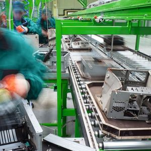 Rechner, die sich nicht mehr aufarbeiten lassen, werden in einer funktionierenden Kreislaufwirtschaft möglichst zu 100 Prozent recycled.