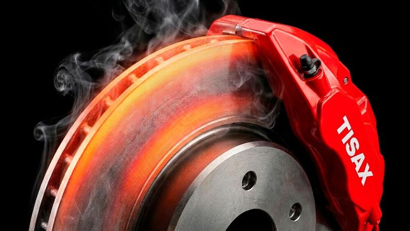 Zwölf wiederkehrende Muster bremsen TISAX-Zertifizierungen unter VDA-ISA 6.0 regelmäßig aus. Wer sie frühzeitig kennt, vermeidet teure Nachbesserungen kurz vor dem Audit-Termin.(Bild:  Gemini / KI-generiert)