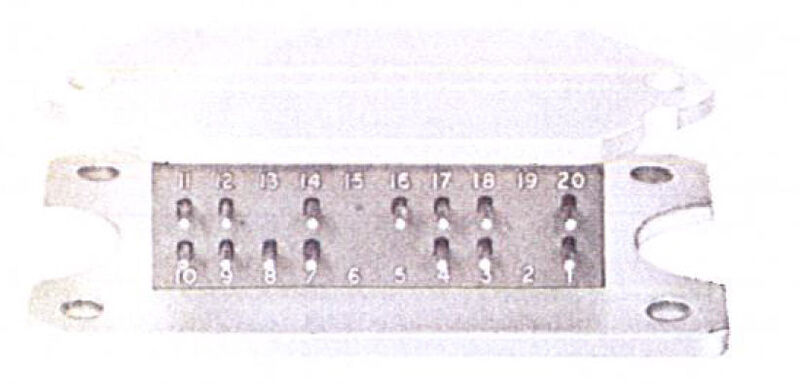 Bild 7: Hybrid-Leistungsregler der LAS2000-Serie für Gleichspannung. Diese Regler aus dem Jahre 1974 wurden in Dickfilmtechnologie CERMET verwirklicht.  (TDK-Lambda)