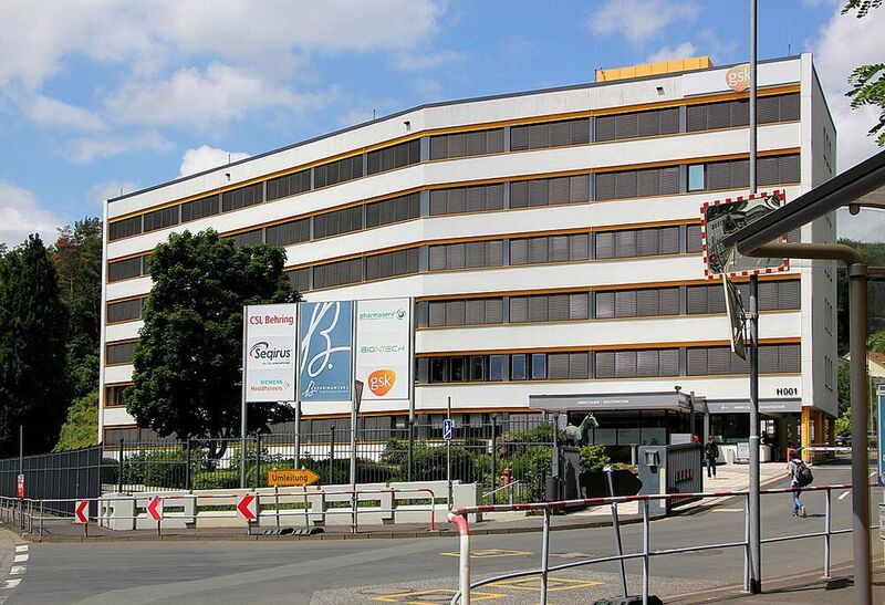 Am Standort „Behringwerke“ sind rund zehn Firmen mit insgesamt mehr als 6000 Beschäftigten ansässig.  (Heinrich Stürzl / CC BY-SA 4.0)