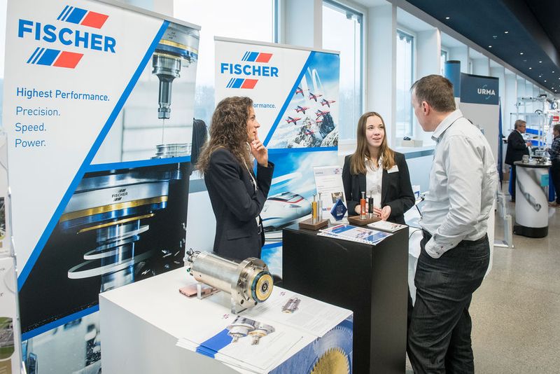 Der Kongress und die Tischmesse im Foyer boten einen angenehmen Rahmen für Gespräche und das Networking. (Thomas Entzeroth)