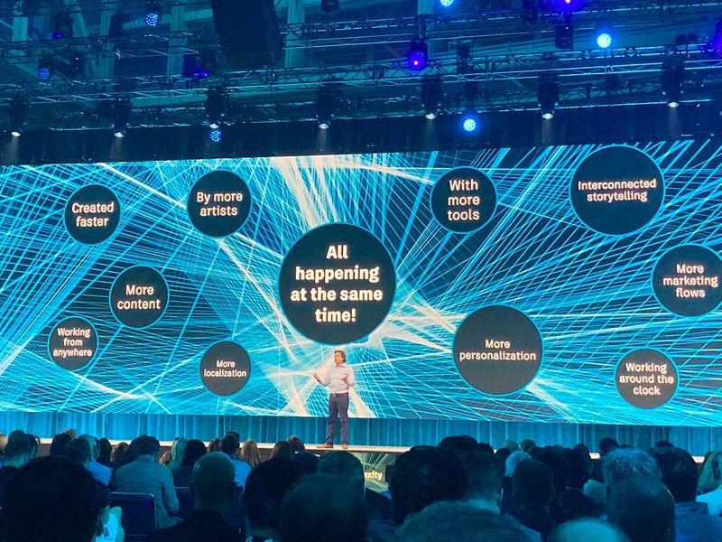 Eric Iverson von den Amazon Studios präsentiert die Herausforderungen der Filmindustrie. Sie ähneln denen aus der Fertigungsindustrie. (Bild: Stefanie Michel)