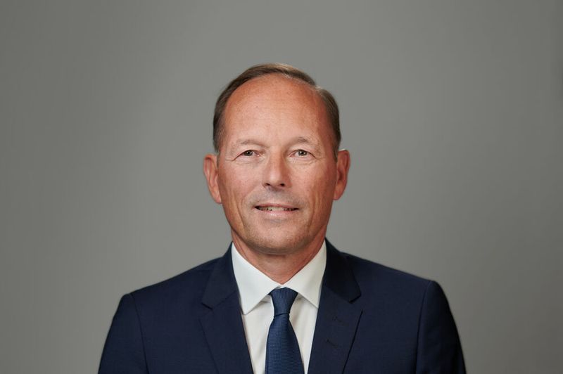 Der Vertrag von Evonik-Personalvorstand Thomas Wessel wurde bis 2028 verlängert. (Bild: Evonik Industries)