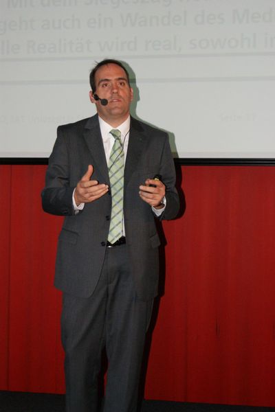 Udo-Ernst Haner vom Fraunhofer IAO referierte über das Mobility Eco System und den radikalen Wandel von Geschäftsprozessen und Arbeit. (Vogel IT-Medien)