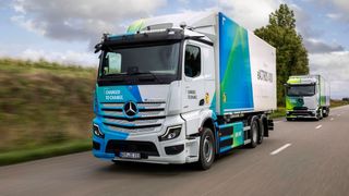 Elektrische Lkw bewähren sich im Kundeneinsatz. (Bild: Mercedes-Benz)