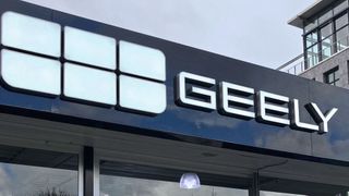Der Hauptbetrieb der Kohl-Gruppe in Aachen war das erste deutsche Autohaus mit Geely-Außen-CI an der Fassade. (Bild: Rehberg/VCG)