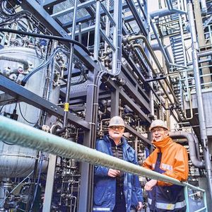 Wissen darf nicht in Rente gehen: Mitarbeiter im Ruhestand reaktivieren, um Wissen und Kompetenzen im Unternehmen zu bündeln - das ist Ziel der Senior Experts GmbH von Thyssenkrupp. 