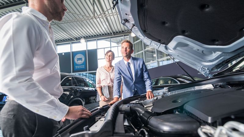 Markenhändler gehen bei Verträgen mit ihren Herstellern wegen der Investitionen und der kurzen Kündigungsfrist ein hohes Risiko ein. In Italien gilt künftig eine vertragliche Mindestlaufzeit von fünf Jahren. (Bild:  Promotor)