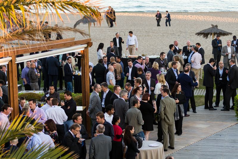 Networking mal anders bei der Tropical Night vor den Toren Barcelonas (Archiv: Vogel Business Media)