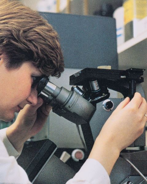 Sicherheit für Kunden: Permanent protokollierte Kontrollen der Leiterplattenschichtdicken. (Bild: Würth Elektronik)