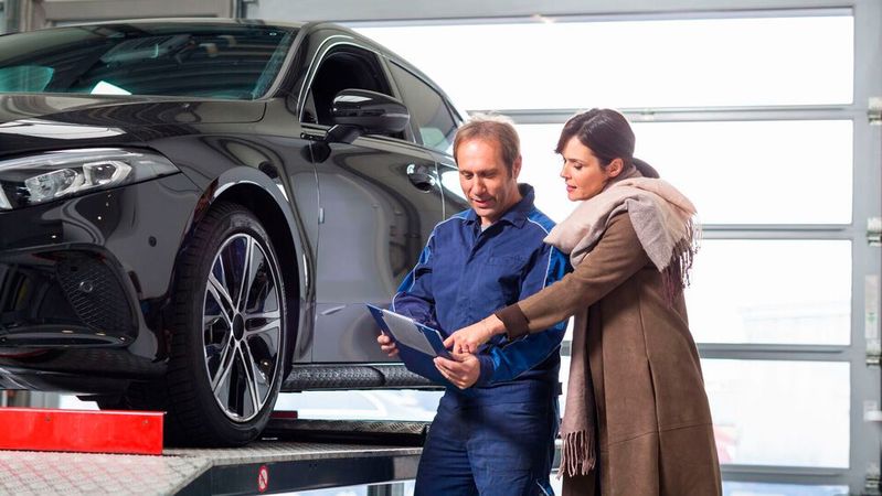 Reparaturaufträge können hinfällig werden, wenn der Wagen bei einem später abgeschlossenen Kaufvertrag in Zahlung gegeben wird. Das entschied das OLG Koblenz.(Bild:  ProMotor)