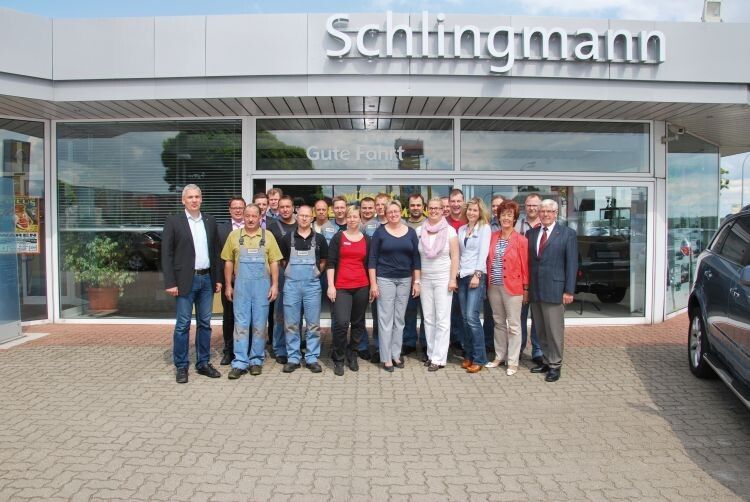 Das Team vom Autohaus Schlingmann weiß, was Kunden wünschen, und bietet einen Service mit Leib und Seele. (Foto: Wenz)