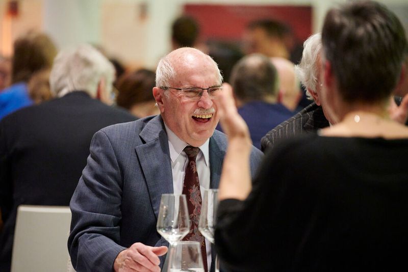 Impressionen vom ELEKTRONIKPRAXIS Frühlingsfest 2023 im Ketterer Kunst mit der Verabschiedung von Johann Wiesböck.  (Bild: © EYE AM CHRIS)