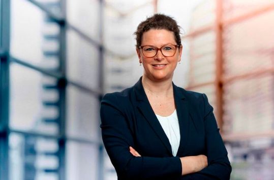 Katrin Caldwell, Geschäftsführerin des VDMA Landesverband Nord: «Die Produktion ist das Herz jedes Maschinen- und Anlagenbauunternehmens. Um den wechselnden Zeiten und Herausforderungen gerecht zu werden, müssen sich auch die Prozesse regelmässig anpassen.»(Bild:  Messe Stuttgart)