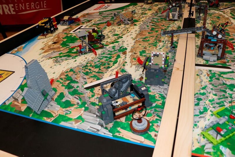 La finale suisse du concours de robotique First Lego League se tiendra le 21 février 2026 au Forum de l'Arc à Moutier. (Source : Robots-Ju)