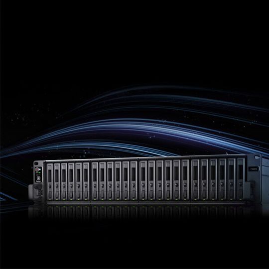 Die Synology FlashStation FS3410 bietet Platz für 24 SATA-SSDs.(Bild:  Synology)