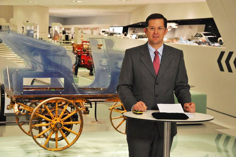 Dieter Landenberger, Leiter des historischen Porsche-Archivs, ist von der Echtheit des 