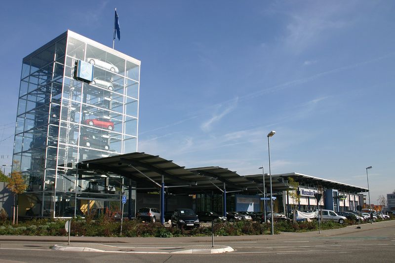 Ein Turm für die Marke mit dem Stern: der S&G-Standort in Kehl am Rhein. (Foto: S&G)