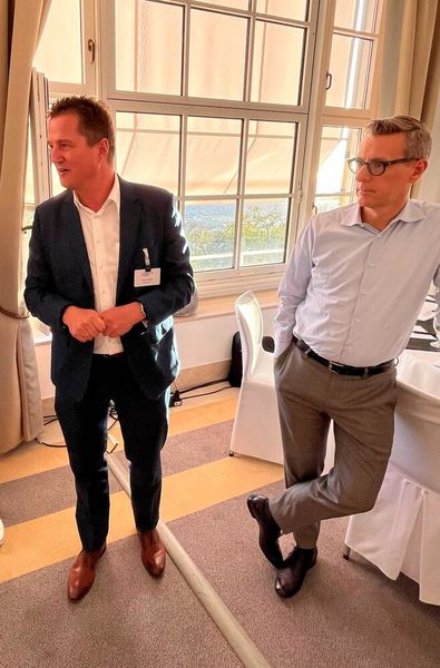 (v. l.) Martin Greiwe, Vorstandssprecher, Ratiodata, und Alexander Maier, Vorsitzender der Geschäftsführung, Ingram Micro, brachten sich aktiv im Roundtable ein. (Bild: Vogel IT-Akademie)