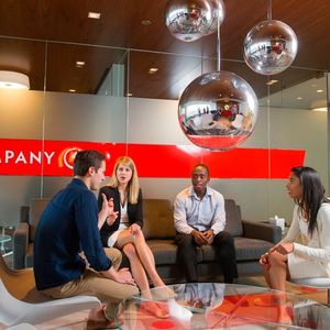 Die Beratungsfirma Bain & Company belegt mit einer Gesamtbewertung von 4,7 Punkten den ersten Platz. „Inspirierende und leidenschaftliche Mitarbeiter, großartiger Team-Spirit und großartige Kultur, kunden- und ergebnisorientiert,“ schreibt ein anonymer Mitarbeiter auf Glassdoor.