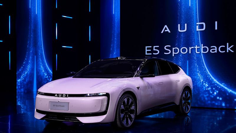 Der E5 E-tron sieht nicht wie ein typischer Audi aus. Kein Wunder, denn gebaut wird er vom Joint-Venture-Partner SAIC. (Bild: Audi)