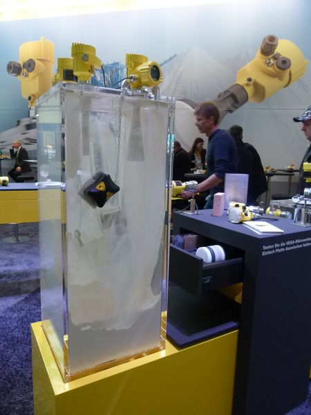 Zum 25. Messe-Jubiläum strömten 56.787 Besucher durch die 14 Hallen, in denen insgesamt 1.602 Aussteller ihre Produkte und Lösungen der Automatisierungsbranche präsentierten. Im Kongresszentrum der SPS IPC Drives fanden zudem verschiedene Veranstaltungen statt. Dieses Angebot nahmen 253 Teilnehmer wahr.  (Bild: VBM)
