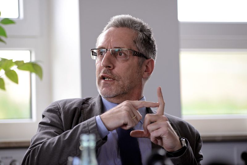 „Einsparungen im Anlagenbau können wir nur noch über die Arbeitsstunden erreichen.“ Stephan Rabsch. Fertigungsleiter ATR Industrie-Elektronik, Krefeld. (Untch)