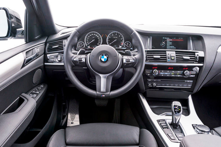 Das Cockpit des BMW X4 M40i überzeugt durch Übersichtlichkeit und sportlich-elegantes Styling. (Foto: BMW)