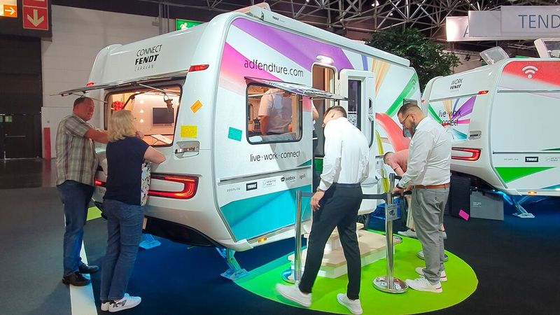 Dass man auch im Wohnwagen gut arbeiten kann, zeigt Fendt mit seiner Studie Adfenture.  (Bild: Mauritz – VCG)