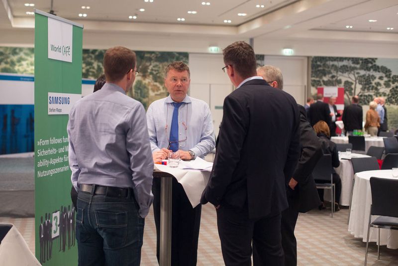 Auch Stefan Rapp von Samsung lud zum Worldcafé »Form follows function« ein. (www.bergemann-fotografie.de)