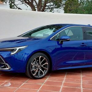 Toyota Corolla 2023: kleines Facelift und neue Antriebe (Bild: Rosenow – »kfz-betrieb«)