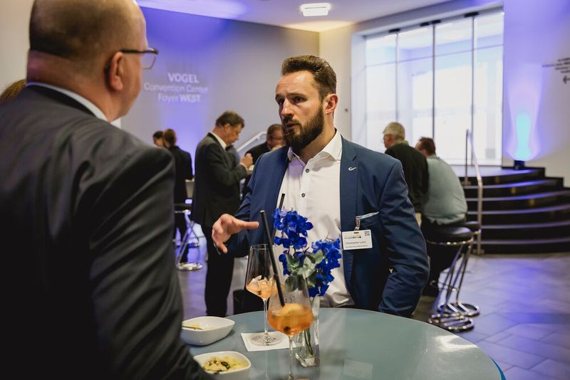 Das Dinner verbindet Fachkompetenz mit kulinarischen Höhepunkten im stilvollen Ambiente. (Bild: Stefan Bausewein)