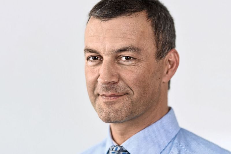 Jörg Adolf ist Stakeholder Relations Manager bei Shell und Herausgeber zahlreicher Szenario-Studien. Jörg Adolf ist Stakeholder Relations Manager bei Shell und Herausgeber zahlreicher Szenario-Studien.