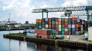 Das Supply Chain Center of Excellence plant Lieferketten und trägt einen großen Teil zu einem reibungslosen Warentransport bei. (Bild: visualhunt.com)