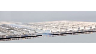 Die Silikonauflage wird auf einer neuen Anlage hergestellt, die zwei Silikontypen gleichzeitig verarbeiten kann.  (www.zoegl.at / Starlim)