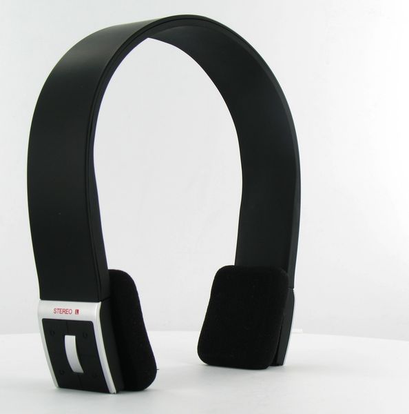 Die Bluetooth-Kopfhörer BBH200 spielen bis zu acht Stunden Musik. Im Gespräch halten sie sogar elf Stunden durch. (Bild: Beewi)