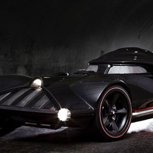 Spielwarenhersteller Mattel legt eine Serie mit Star-Wars-Autos auf. Zum Start gibt es Darth Vaders Dienstwagen in Originalgröße.