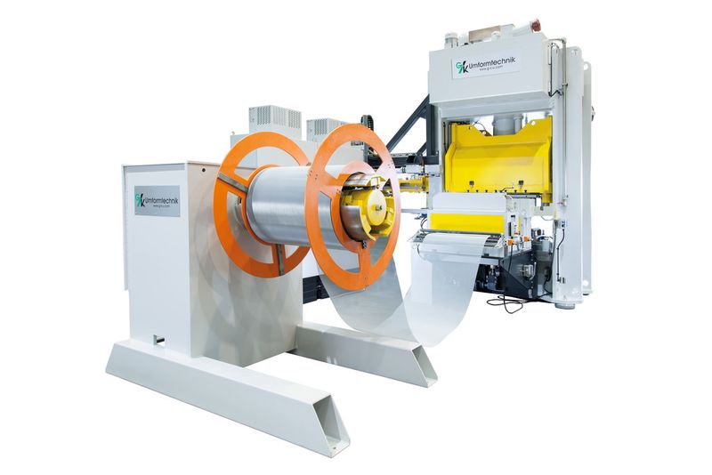 Die Pressenanlage inklusive Haspel und Richtsystem. (Bild: G+K Umformtechnik)