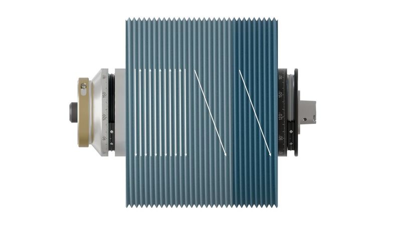 Ebenfalls von Liebherr-Verzahntechnik stammt die Idee für das verschränkungsfreie Wälzschleifen. Sie kombiniert Schleifschneckensegmente mit nicht modifiziertem Bereich für das  Schruppen (links) und modifiziertem Bereich für das Schlichten und etwa für das Polieren (rechts). (Bild: Liebherr)