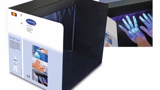Die Trainingsbox erlaubt ein schnelles und nachhaltiges Training der Händedesinfektion.  (Bild: BODE Chemie)