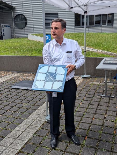 Dieses hat die SAE als globale Standardlösung für kabelloses Laden von Elektrofahrzeugen gewählt.  (Bild: Stefanie Eckardt)