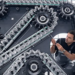 Die Mitarbeiter bei DMG Mori Seiki haben gut zu tun: Der Auftragseingang hat im ersten Quartal deutlich angezogen.