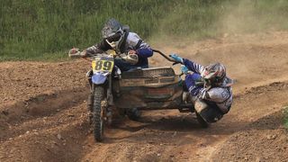 Im Service Mesh tragen die Proxys die Bezeichnung „Sidecars“, da sie parallel zu den Services arbeiten und nicht in den Services selbst. (Bild: Maik Steiskal auf Pixabay)