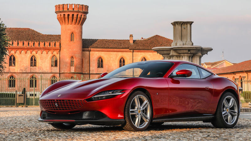 Der neue Ferrari Roma fällt auf. Das elegante Coupé zählt zu den jüngsten Neuheiten der italienischen Institution für Träumer und Schnellfahrer. (Ferrari)